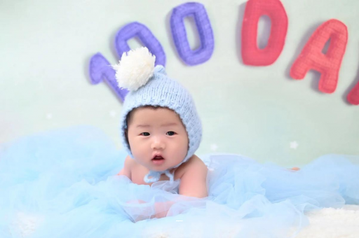 海西宝宝不哭不闹正常吗